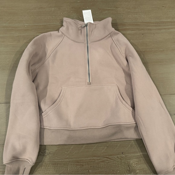 NWT Sweatshirt size medium - Picture 1 of 4